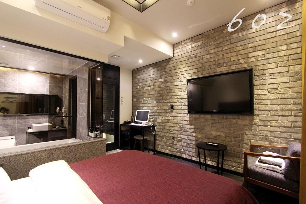 2 Heaven Hotel Lotte Waterpark Gimhae Exterior photo